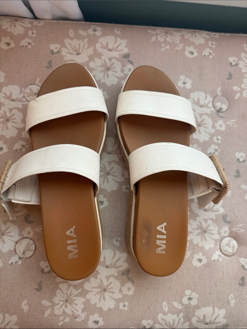 MIA White Double-Strap Slide Sandals with Tan Footbed - Size 7.5